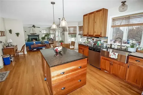 641 Middle Road Portsmouth RI 02871