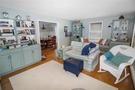 641 Middle Road Portsmouth RI 02871