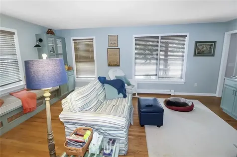 641 Middle Road Portsmouth RI 02871