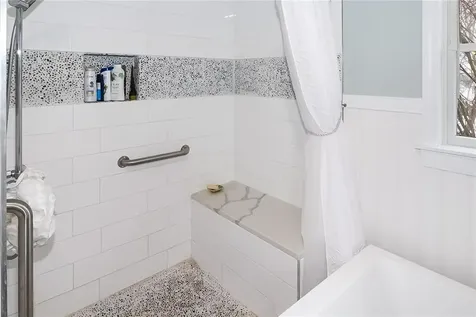 641 Middle Road Portsmouth RI 02871