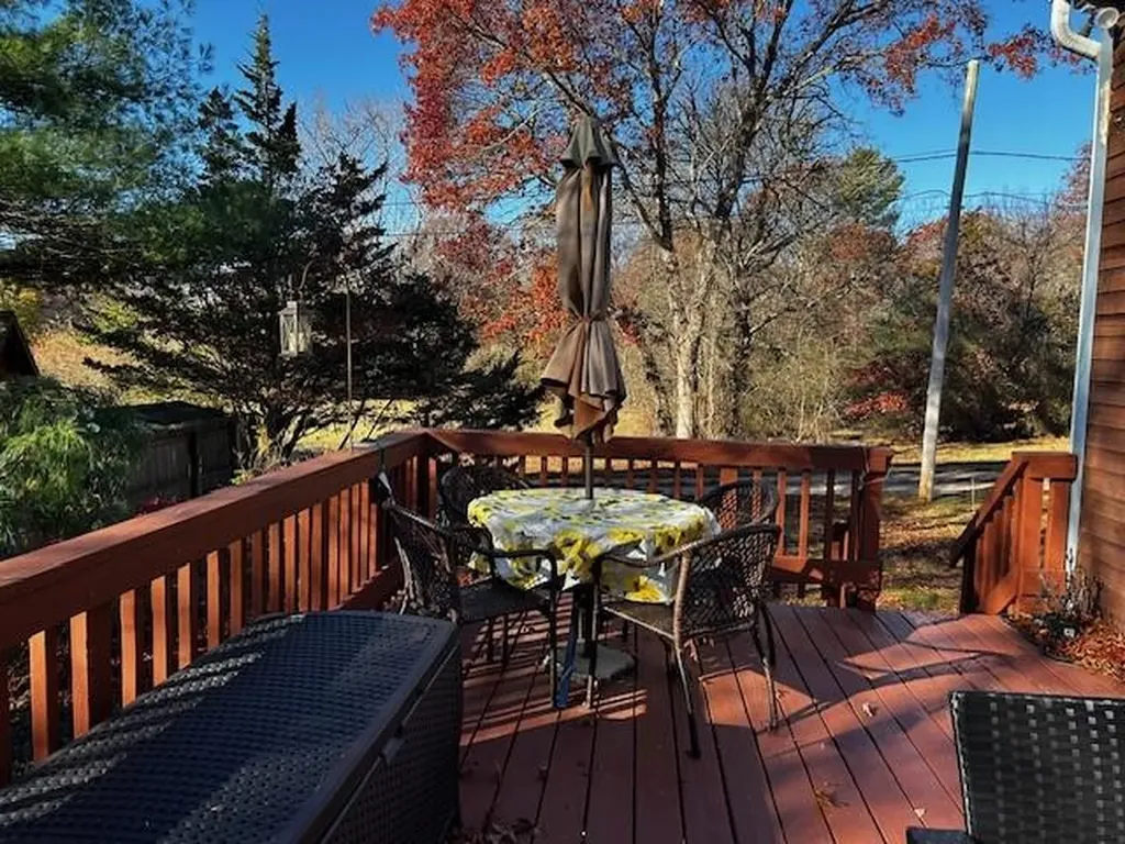 61 Ridgewood Road Charlestown RI 02813