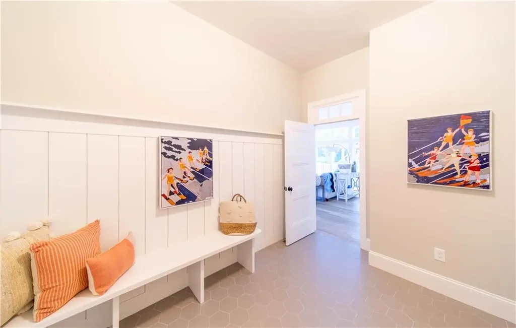 95 4 North Woods Trail South Kingstown RI 02879