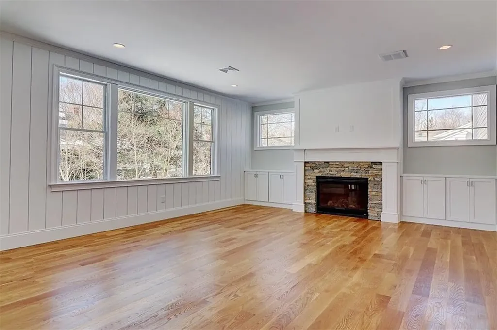 95 6 North Woods Trail South Kingstown RI 02879