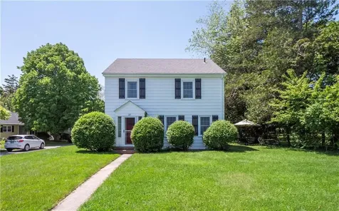27 Red Cross Avenue Newport RI 02840