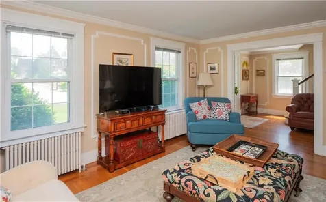 27 Red Cross Avenue Newport RI 02840
