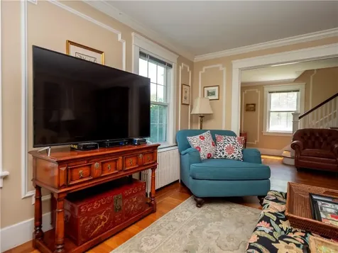 27 Red Cross Avenue Newport RI 02840