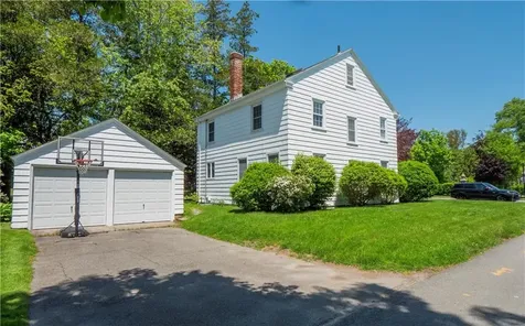 27 Red Cross Avenue Newport RI 02840