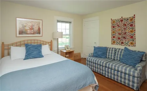 27 Red Cross Avenue Newport RI 02840