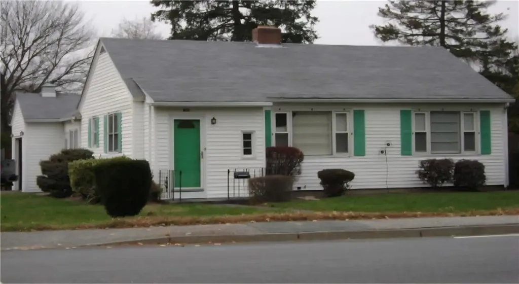 839 Greenwich Avenue Warwick RI 02886