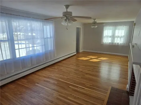 839 Greenwich Avenue Warwick RI 02886