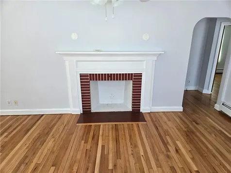 839 Greenwich Avenue Warwick RI 02886