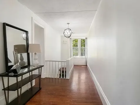 77 Coggeshall Avenue Newport RI 02840
