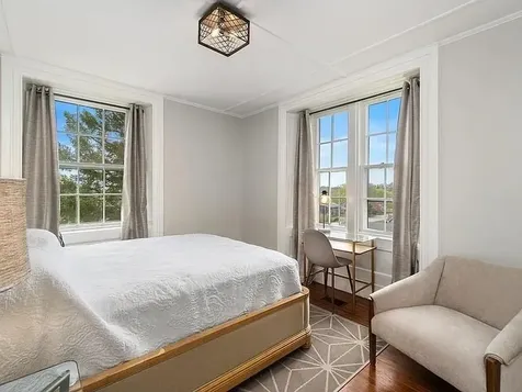 77 Coggeshall Avenue Newport RI 02840
