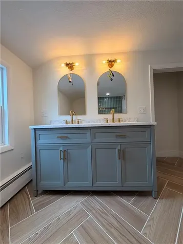 228 Third Avenue Warwick RI 02888