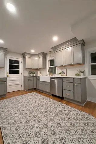 228 Third Avenue Warwick RI 02888