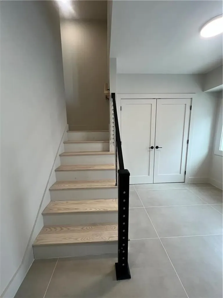 152 Colonial Road Providence RI 02906
