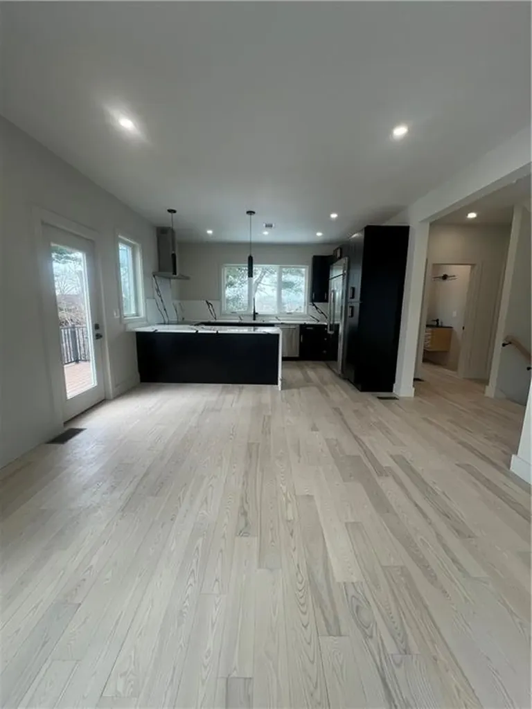 152 Colonial Road Providence RI 02906