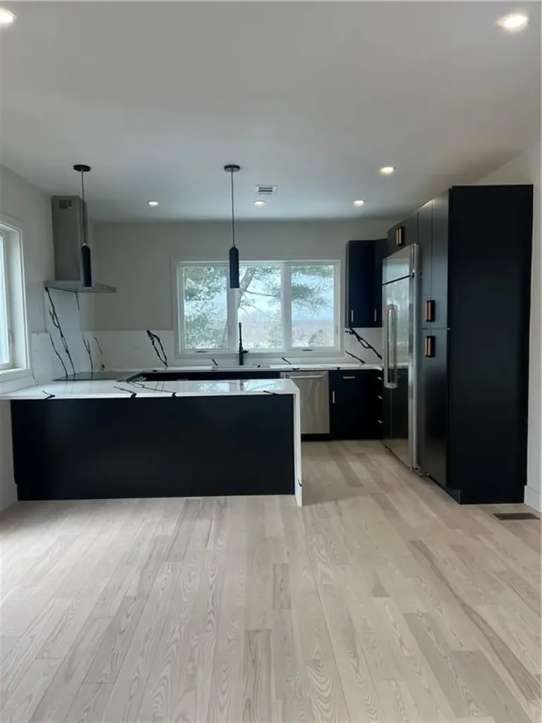 152 Colonial Road Providence RI 02906