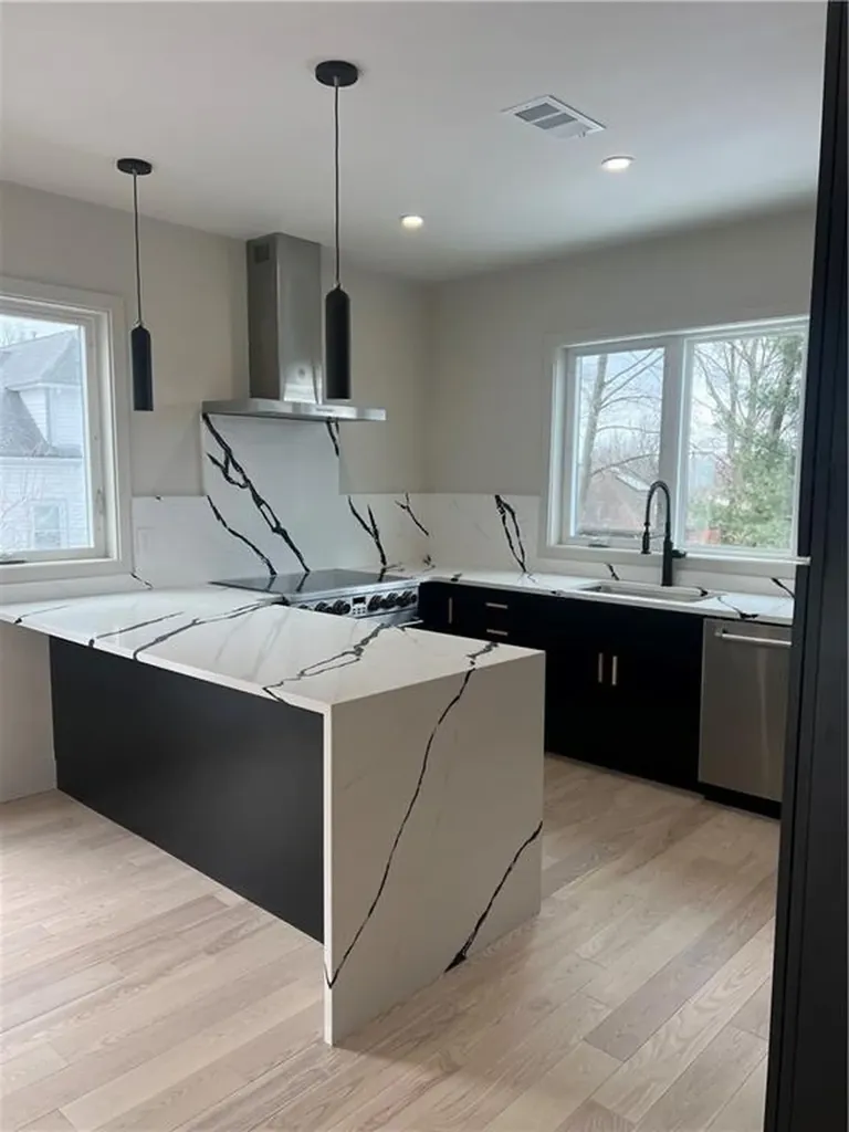 152 Colonial Road Providence RI 02906