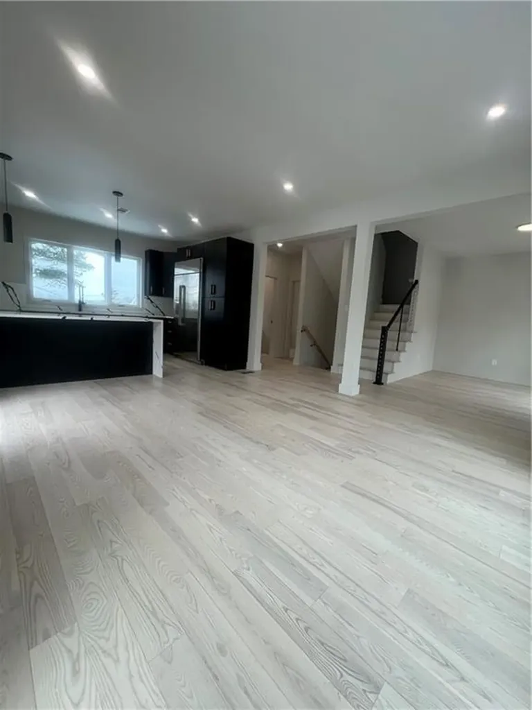 152 Colonial Road Providence RI 02906
