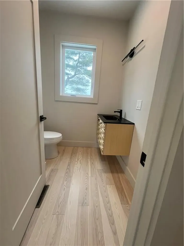 152 Colonial Road Providence RI 02906