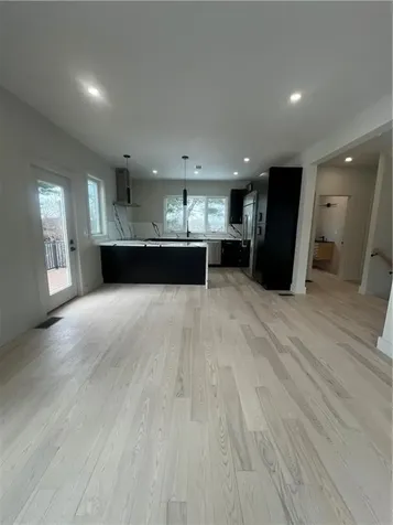 152 Colonial Road Providence RI 02906