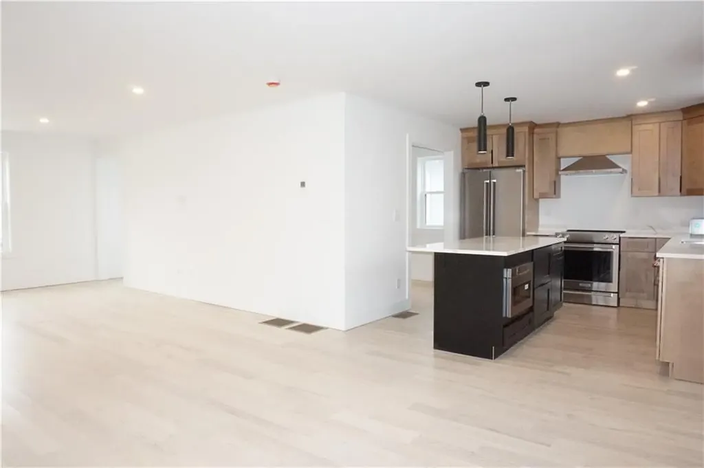 1232 Narragansett Boulevard Cranston RI 02905