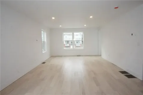 1232 Narragansett Boulevard Cranston RI 02905