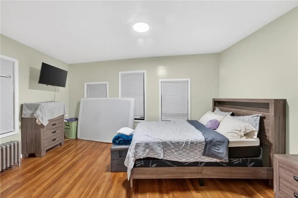 556 Admiral Street Providence RI 02908