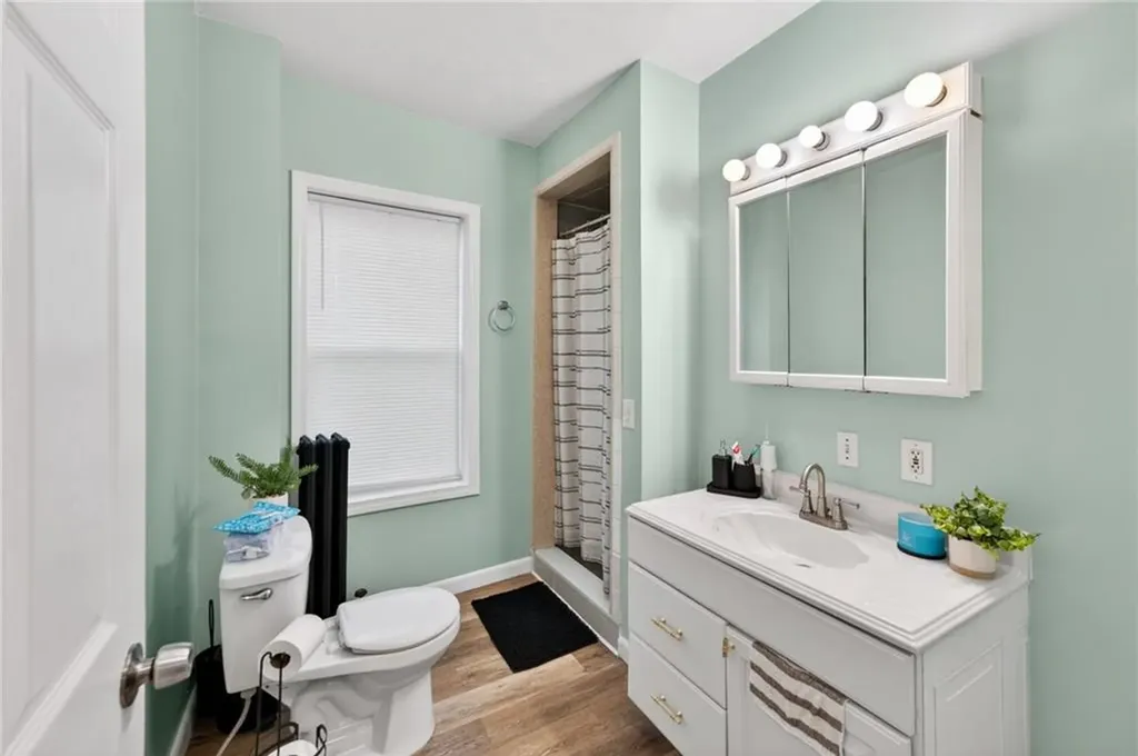 556 Admiral Street Providence RI 02908