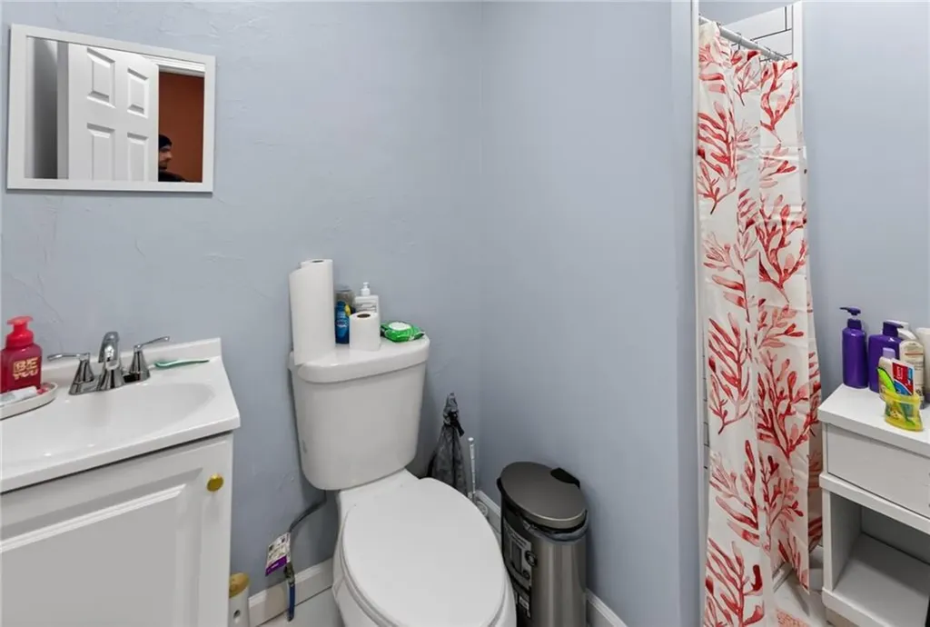 556 Admiral Street Providence RI 02908