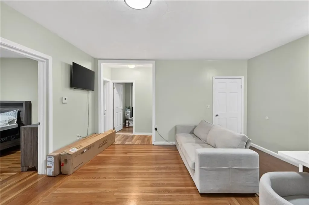556 Admiral Street Providence RI 02908