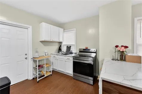 556 Admiral Street Providence RI 02908