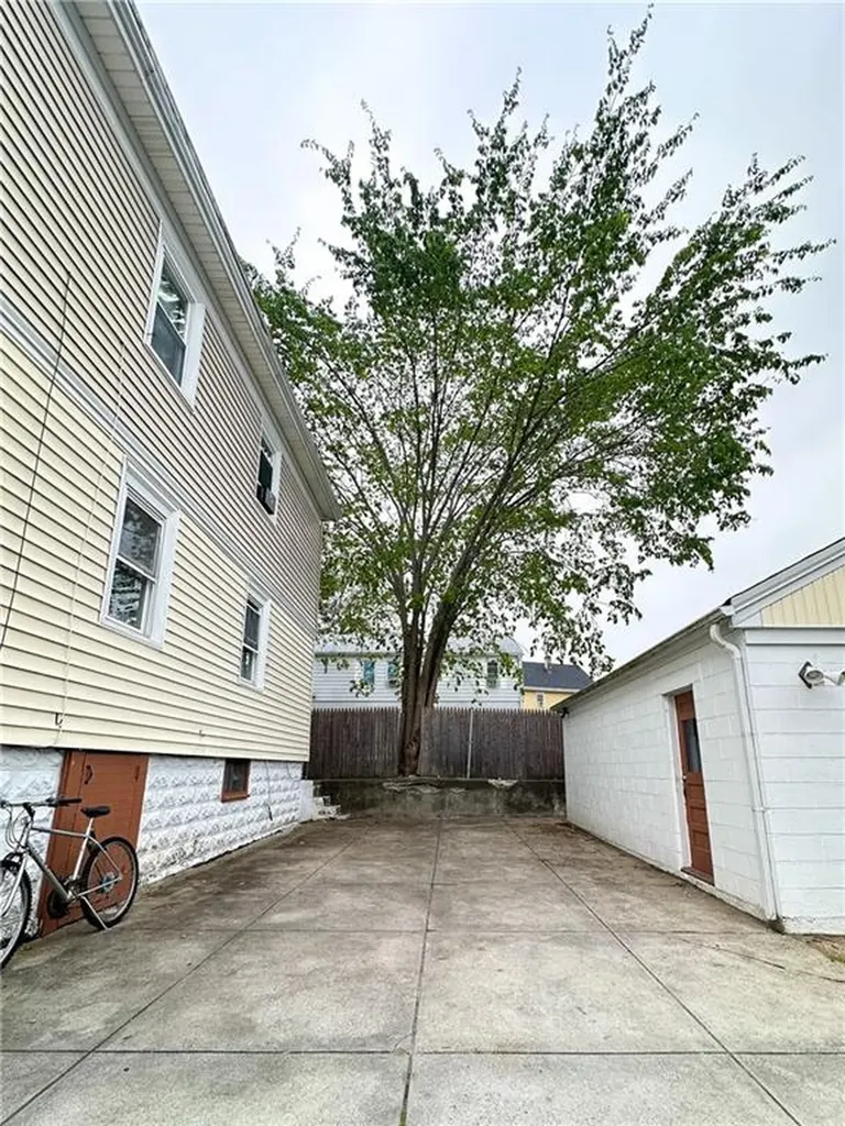 9 Octavia Street Providence RI 02909