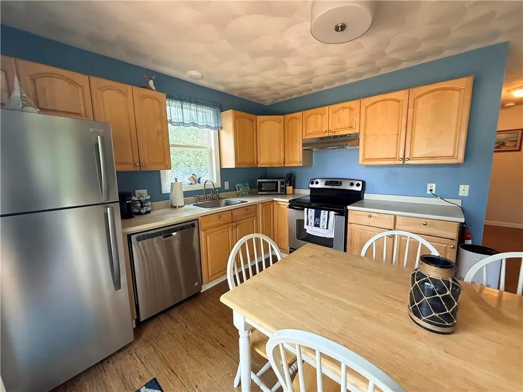 60 Madison Avenue Portsmouth RI 02872