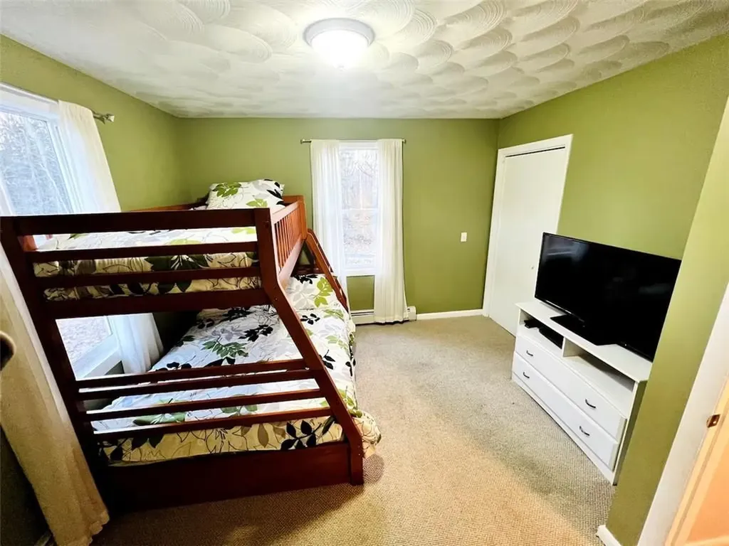 60 Madison Avenue Portsmouth RI 02872
