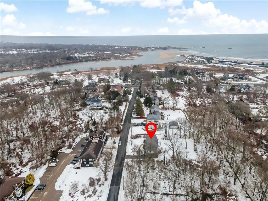 32 Starr Drive W Narragansett RI 02882