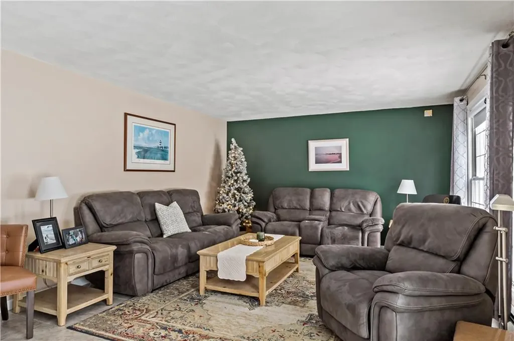 32 Starr Drive W Narragansett RI 02882