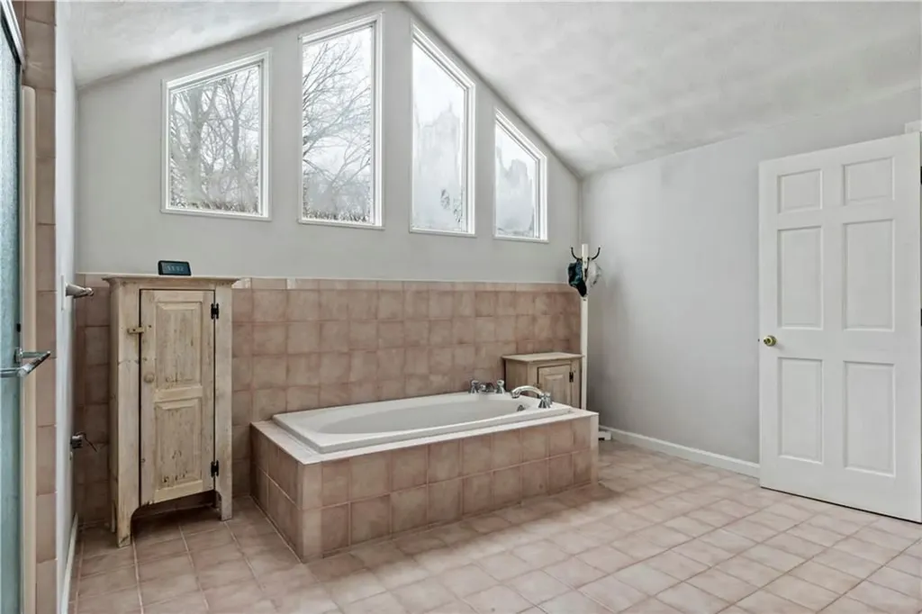 32 Starr Drive W Narragansett RI 02882