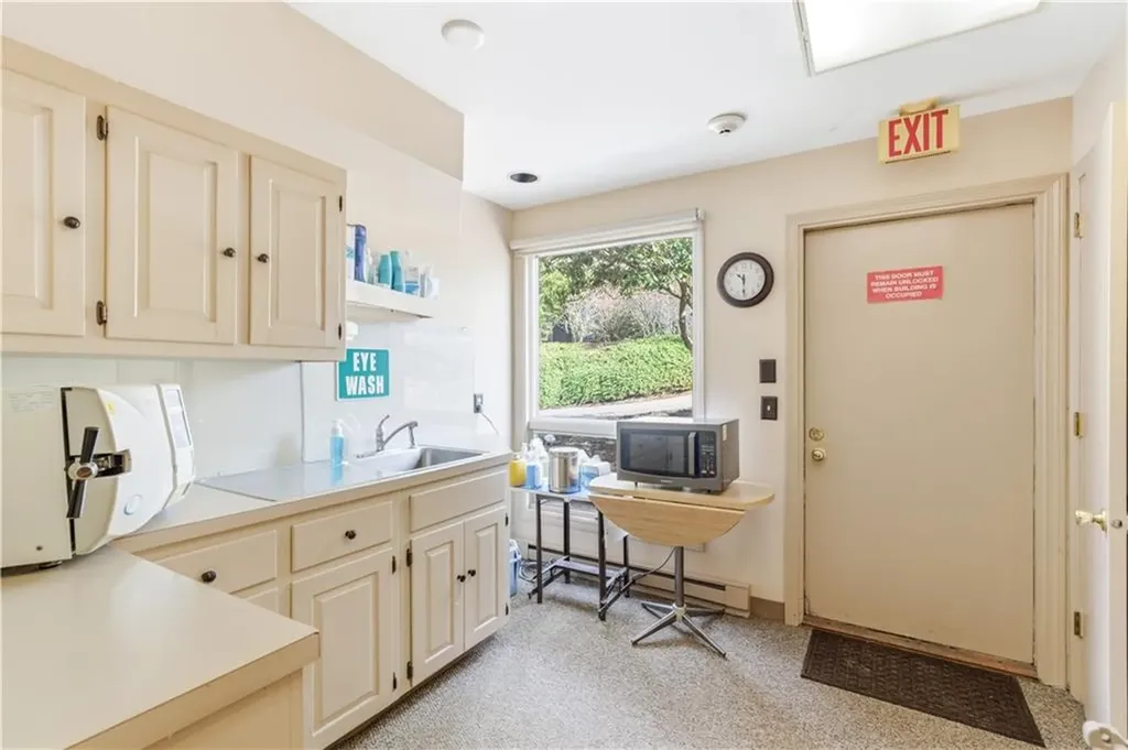24 Salt Pond Road South Kingstown RI 02879