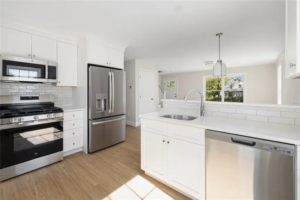 73 Pinehurst Avenue Warwick RI 02889
