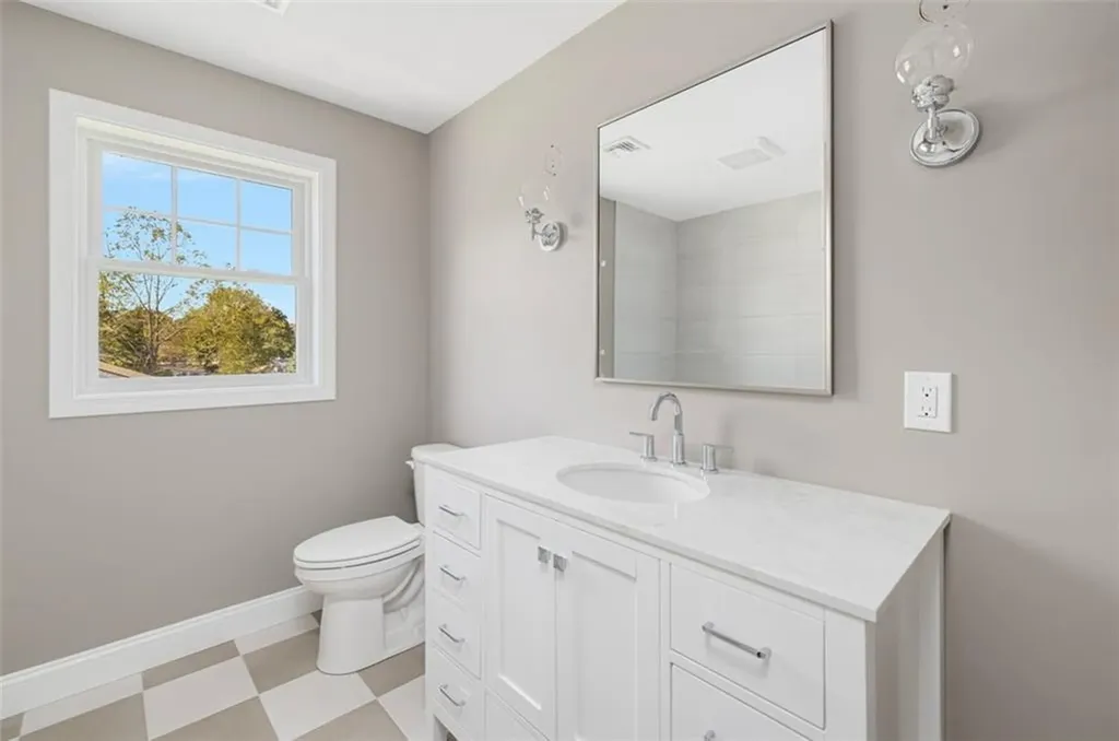 73 Pinehurst Avenue Warwick RI 02889