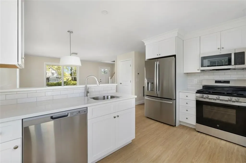 73 Pinehurst Avenue Warwick RI 02889
