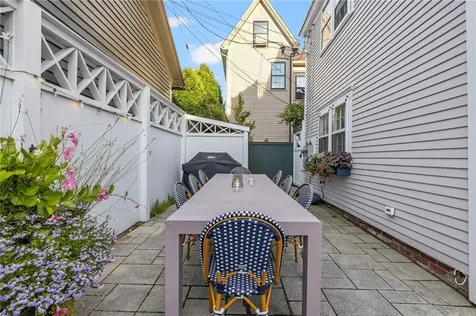 28 30 John Street Newport RI 02840