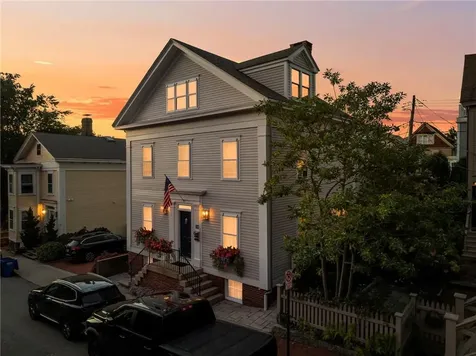 28 30 John Street Newport RI 02840