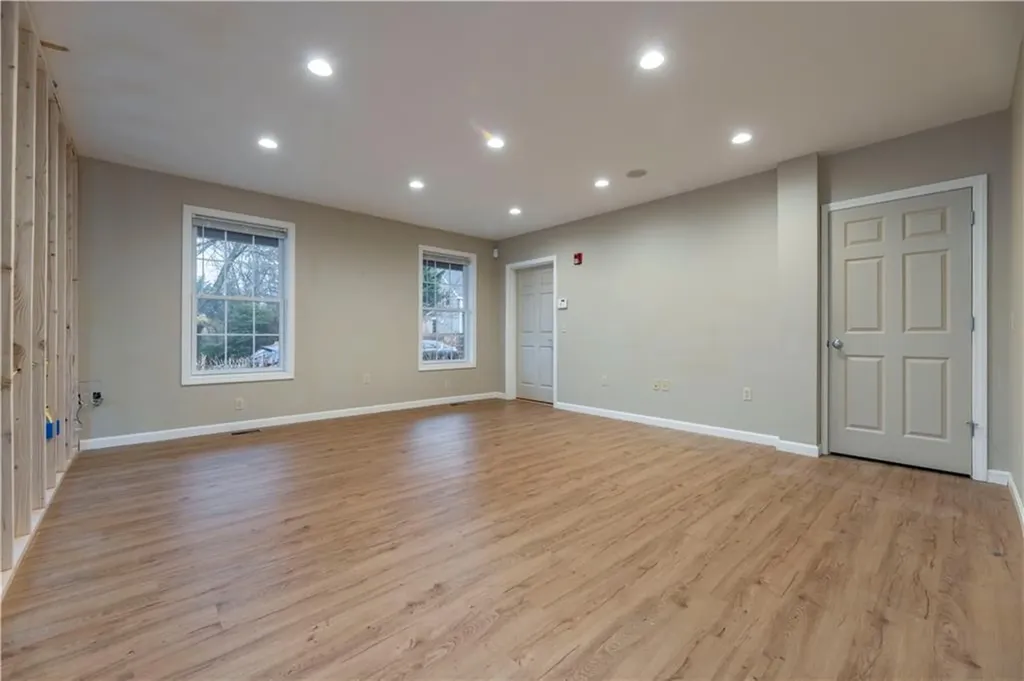 14 Clinton Avenue Jamestown RI 02835