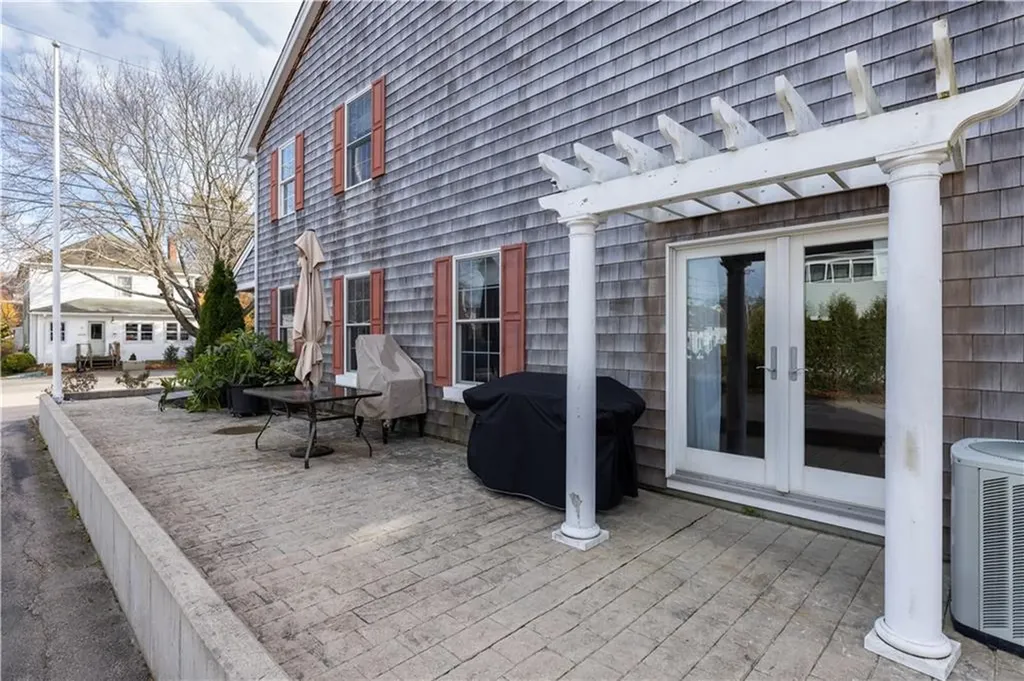 14 Clinton Avenue Jamestown RI 02835