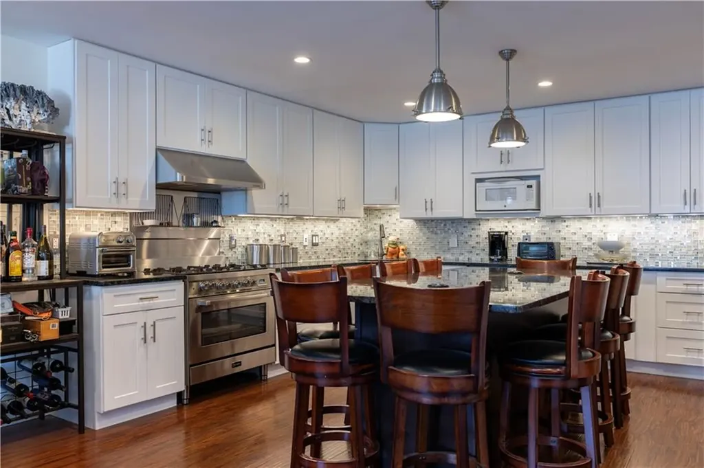 14 Clinton Avenue Jamestown RI 02835