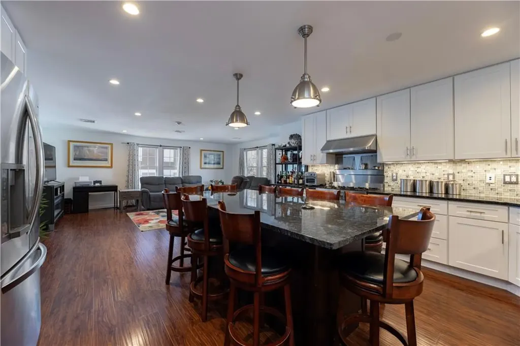 14 Clinton Avenue Jamestown RI 02835