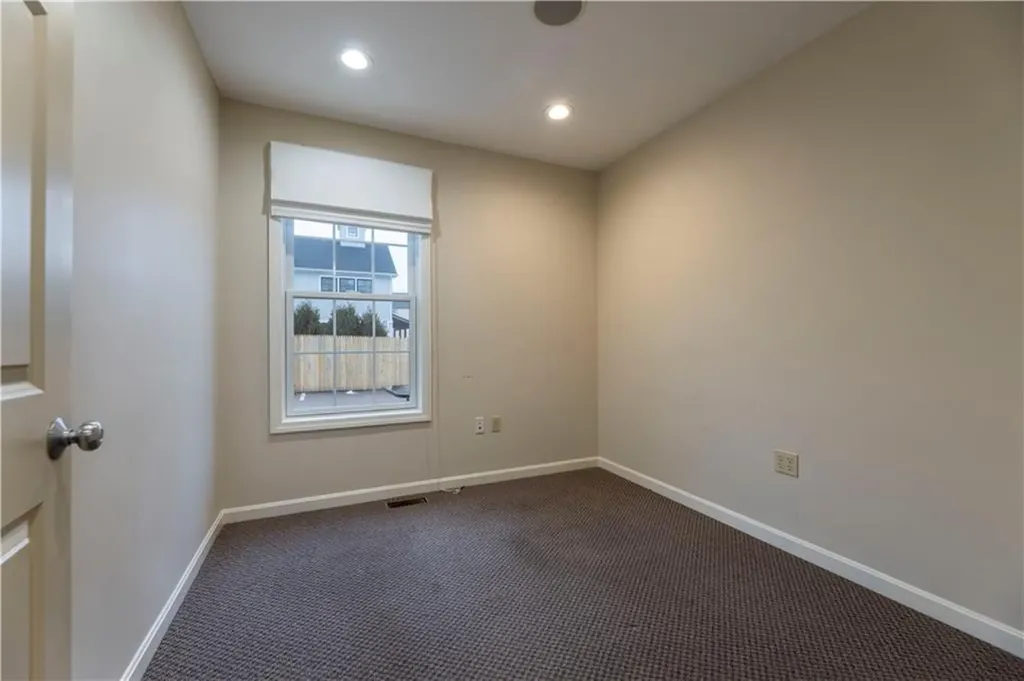 14 Clinton Avenue Jamestown RI 02835